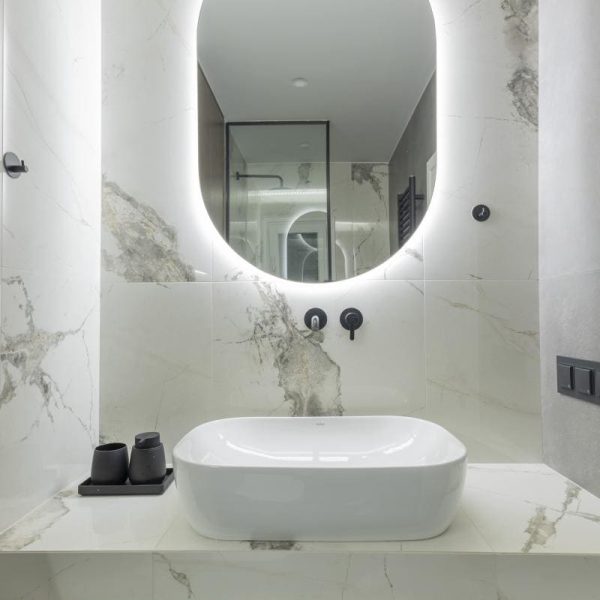 Elegant Bathrooms in Apartment | Larissa